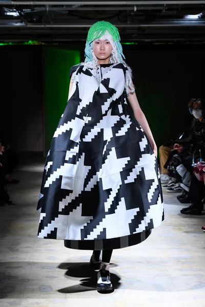 Look 13